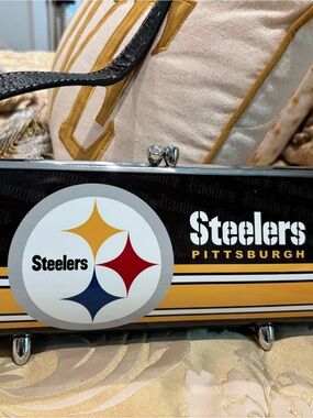 Pittsburgh Steelers Logo Clutch - Black & Gold Team Design